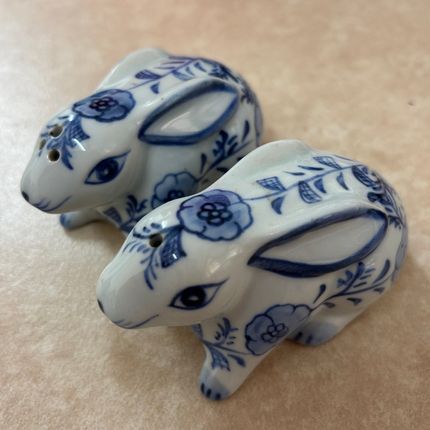 Hat box and rabbit salt & pepper shakers