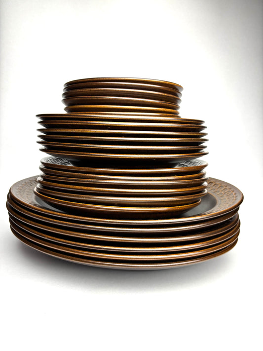 1960s Wedgwood Pennine plate set (25 pieces) in VGC