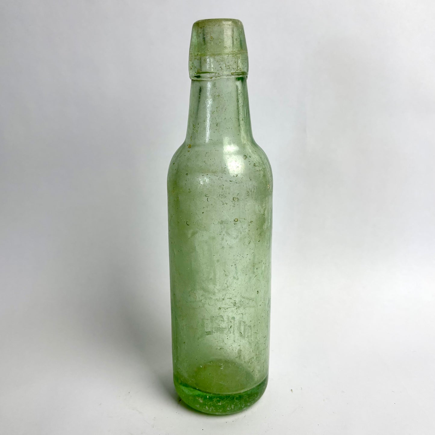 Antique Wm Whittaker & Sons Dunolly Crown Seal Bottle c1900 – Coat of Arms – Victoria