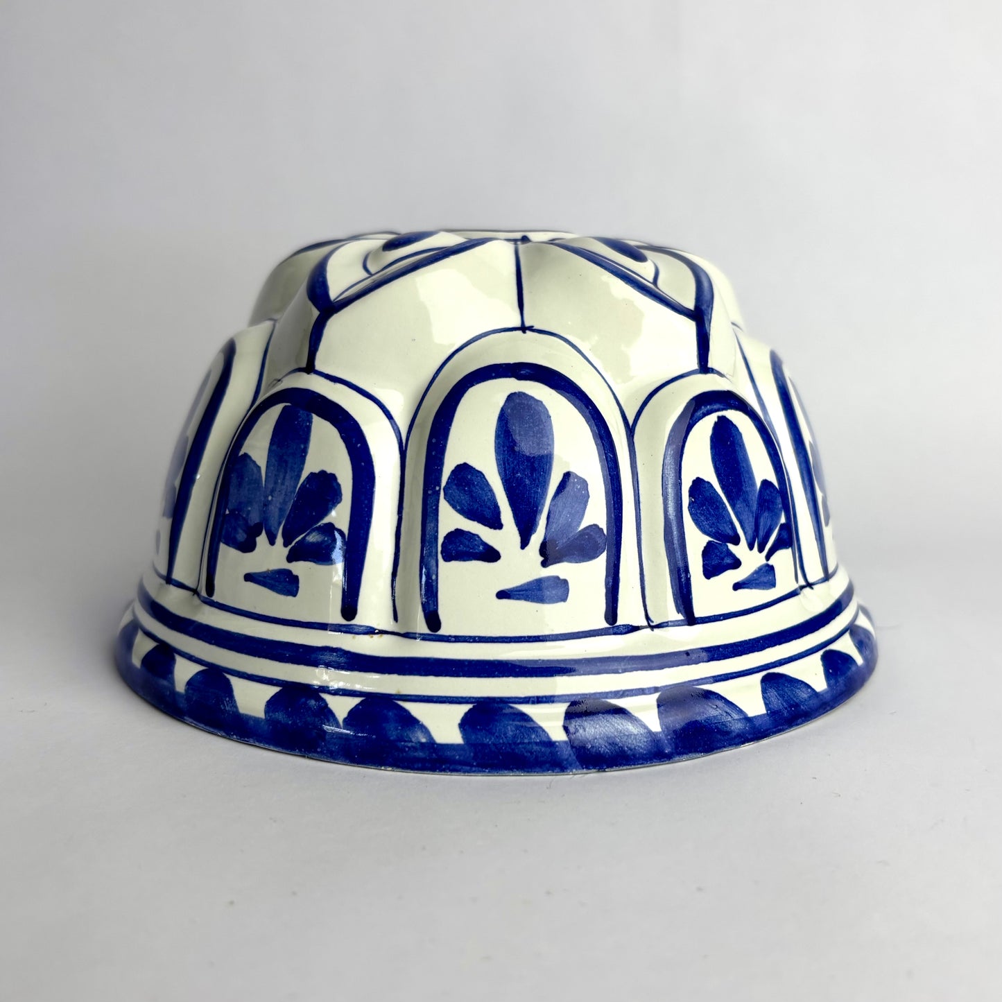 Vintage Blue & White Hand-Painted Wall Bowl – Mediterranean Ceramic Hanging Plate