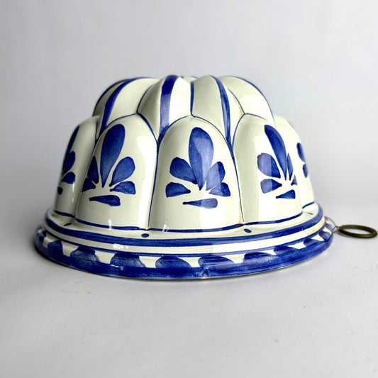 Vintage Blue & White Ceramic Jelly Mould / Wall Pudding Bowl – Mediterranean Pottery