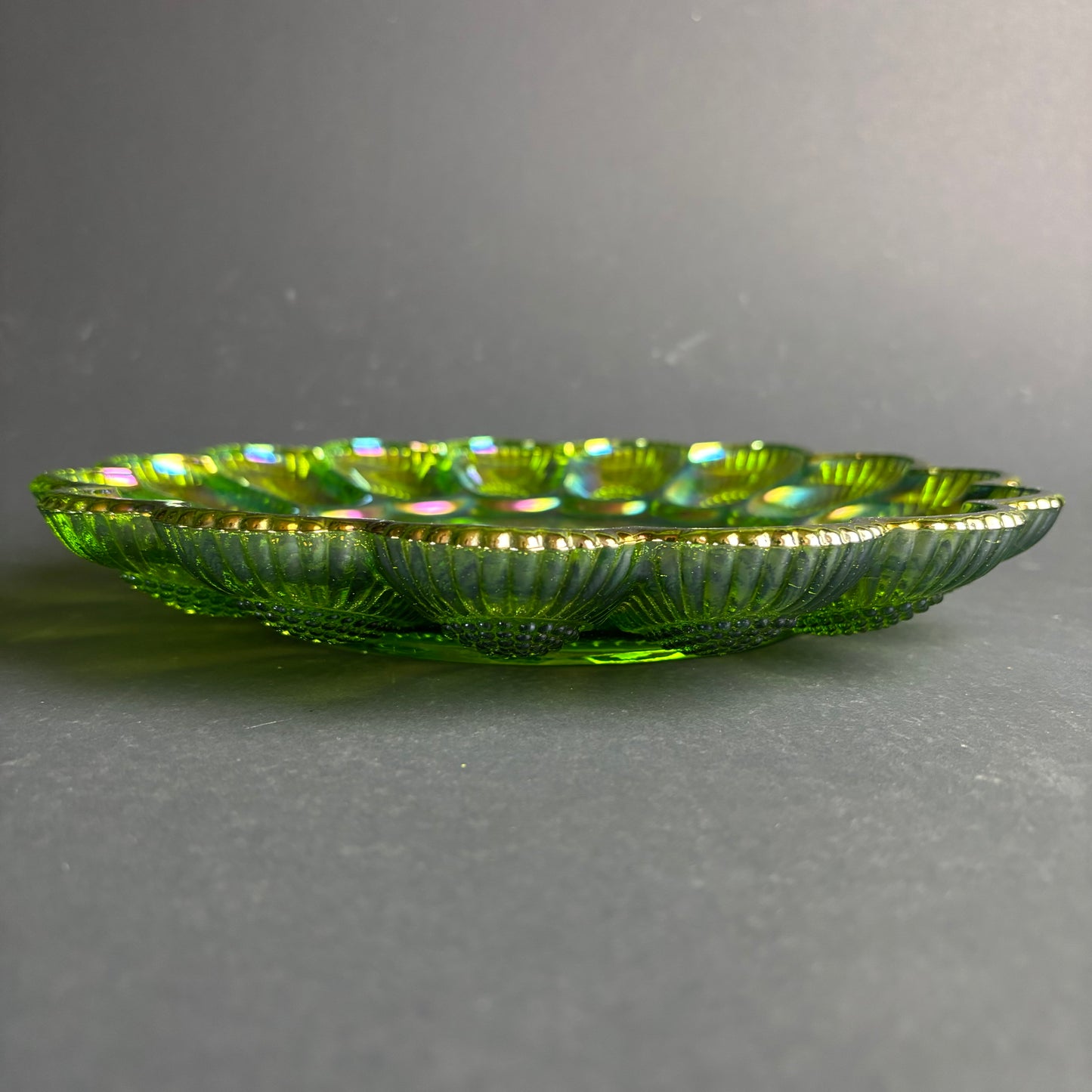 Antique Green Carnival Glass Deviled Egg Plate – Daisy & Button Pattern – Iridescent Glass – c.1910–1930