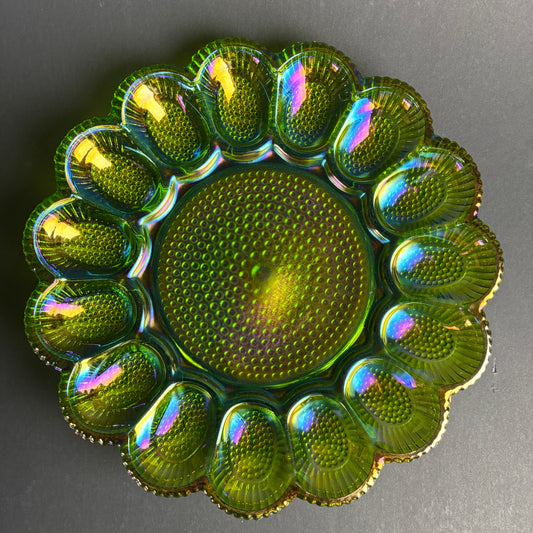 Antique Green Carnival Glass Deviled Egg Plate – Daisy & Button Pattern – Iridescent Glass – c.1910–1930