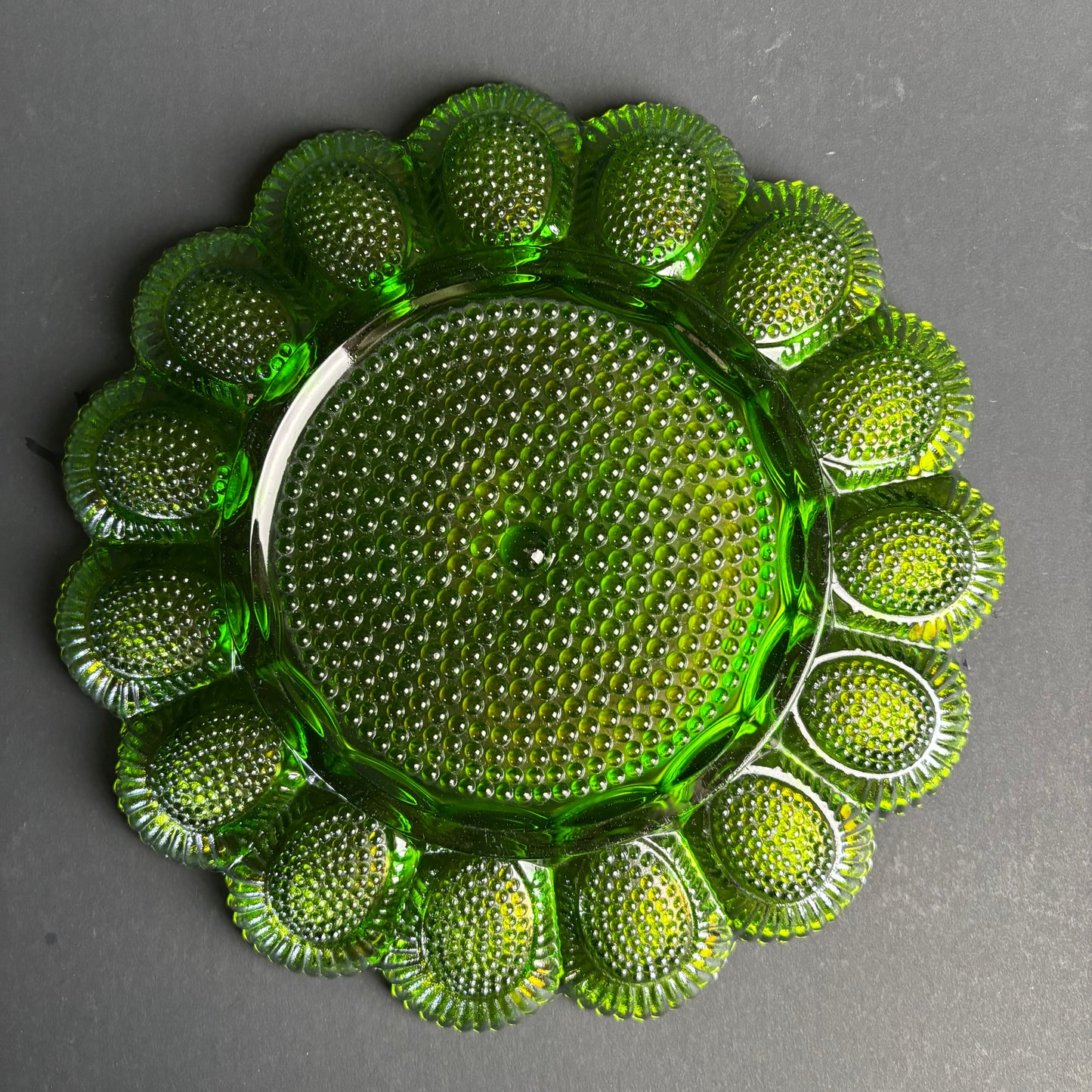 Antique Green Carnival Glass Deviled Egg Plate – Daisy & Button Pattern – Iridescent Glass – c.1910–1930