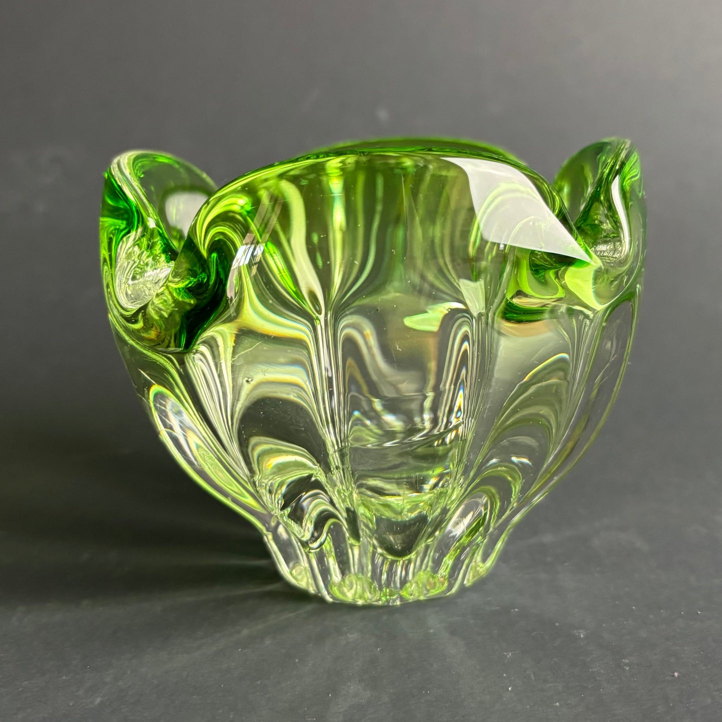 Art Deco Uranium Glass Bowl – Vaseline Glass – Czech Bohemian Pressed Glass – UV Reactive