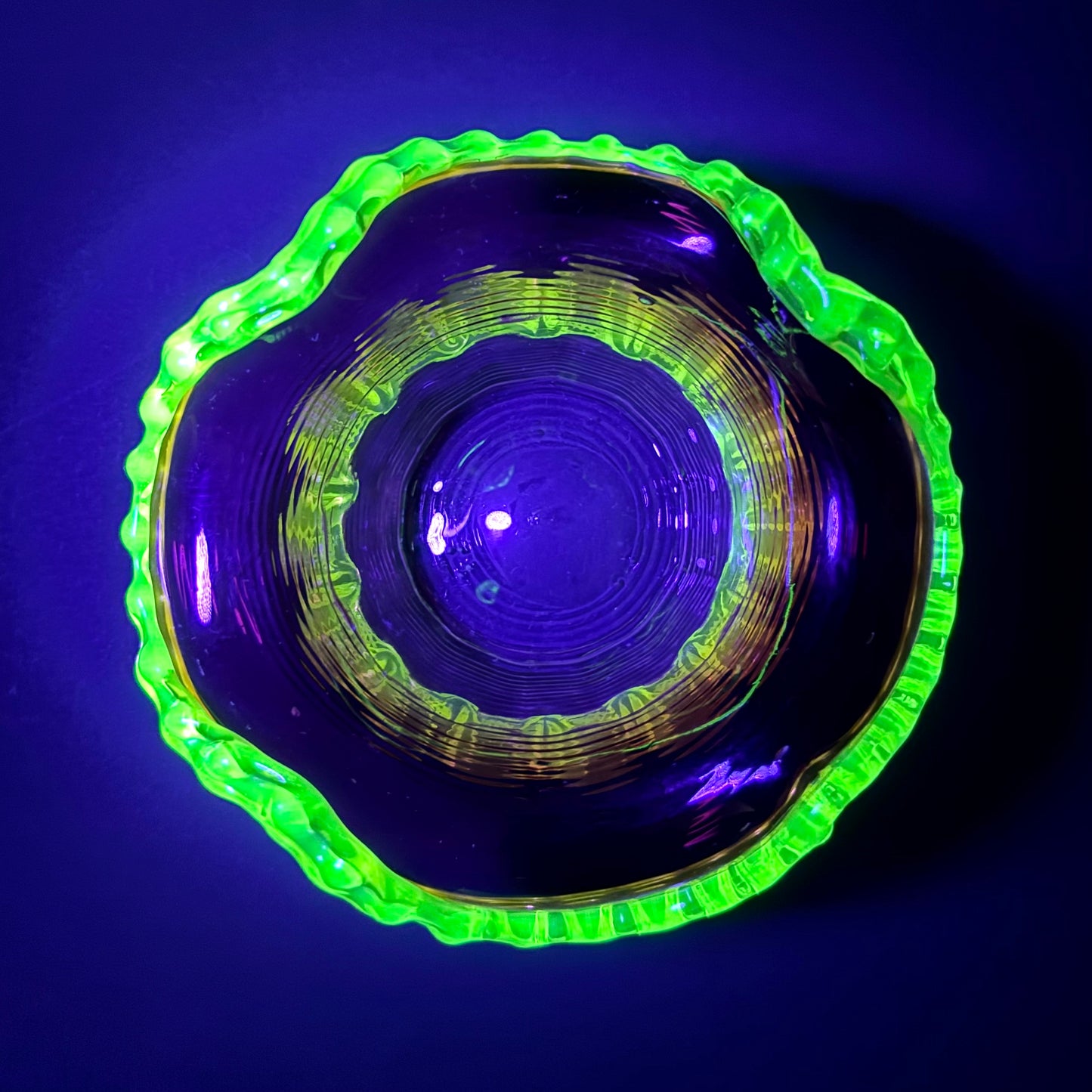 Victorian Cranberry Glass Bowl with Uranium Vaseline Rigaree Rim – UV Reactive – c.1880–1900