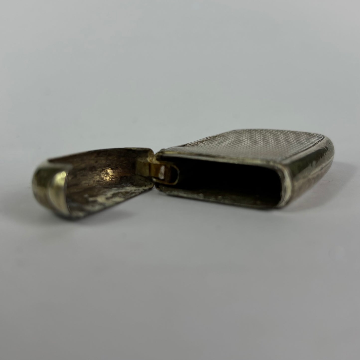 Vintage Sterling Silver Vesta Case / Match Safe – Engine Turned Design