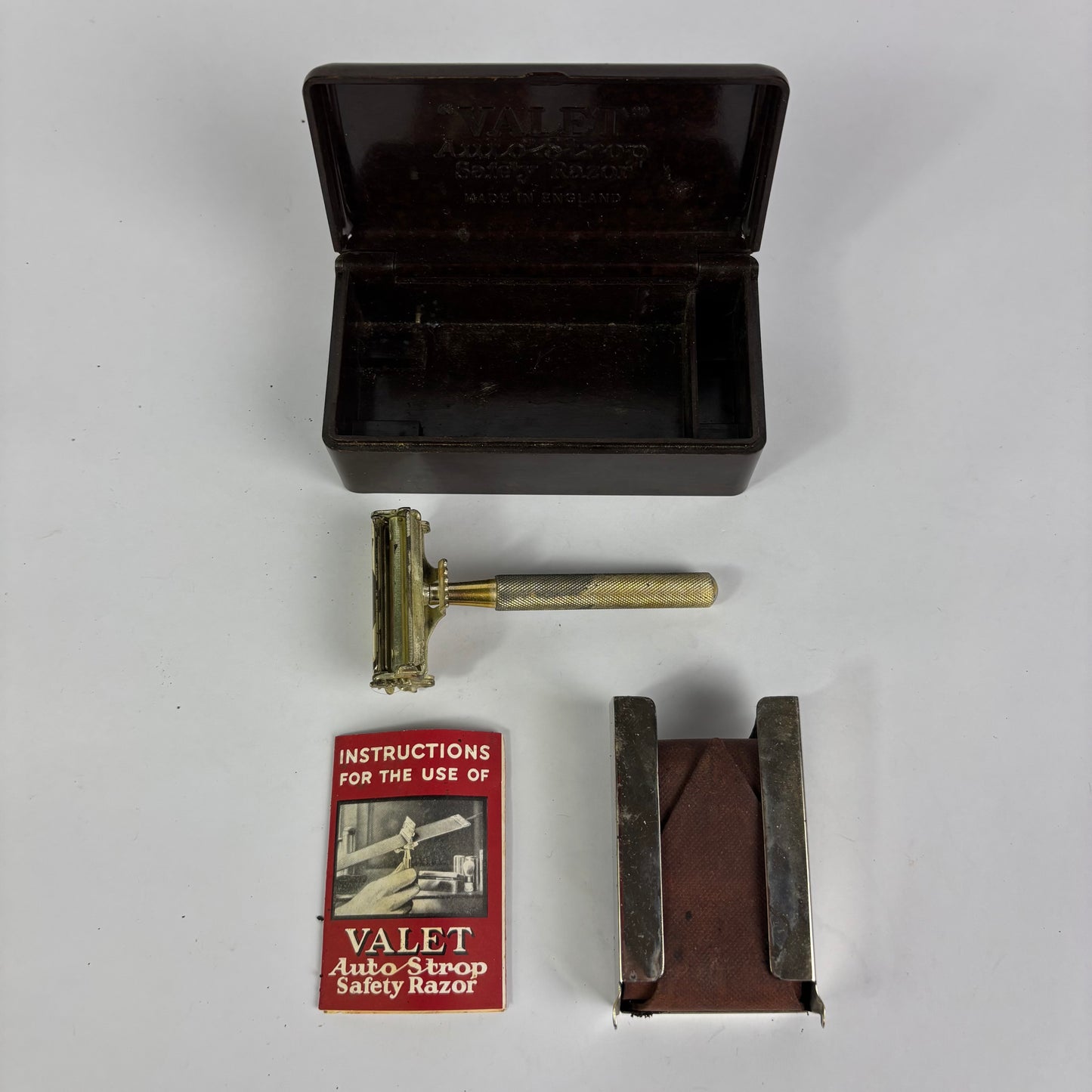 Vintage Valet Auto Strop Safety Razor Set with Bakelite Case, Strop & Blade Holder
