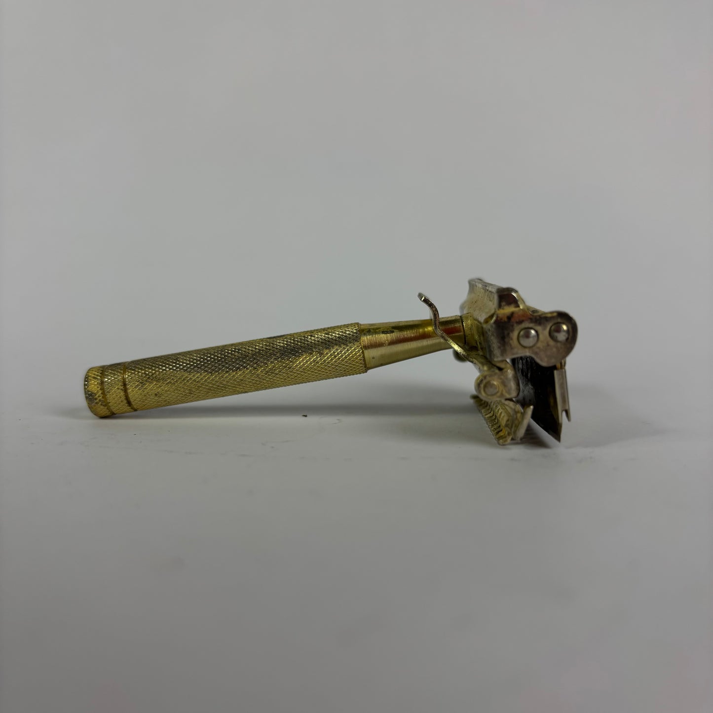 Vintage Valet Auto Strop Safety Razor Set with Bakelite Case