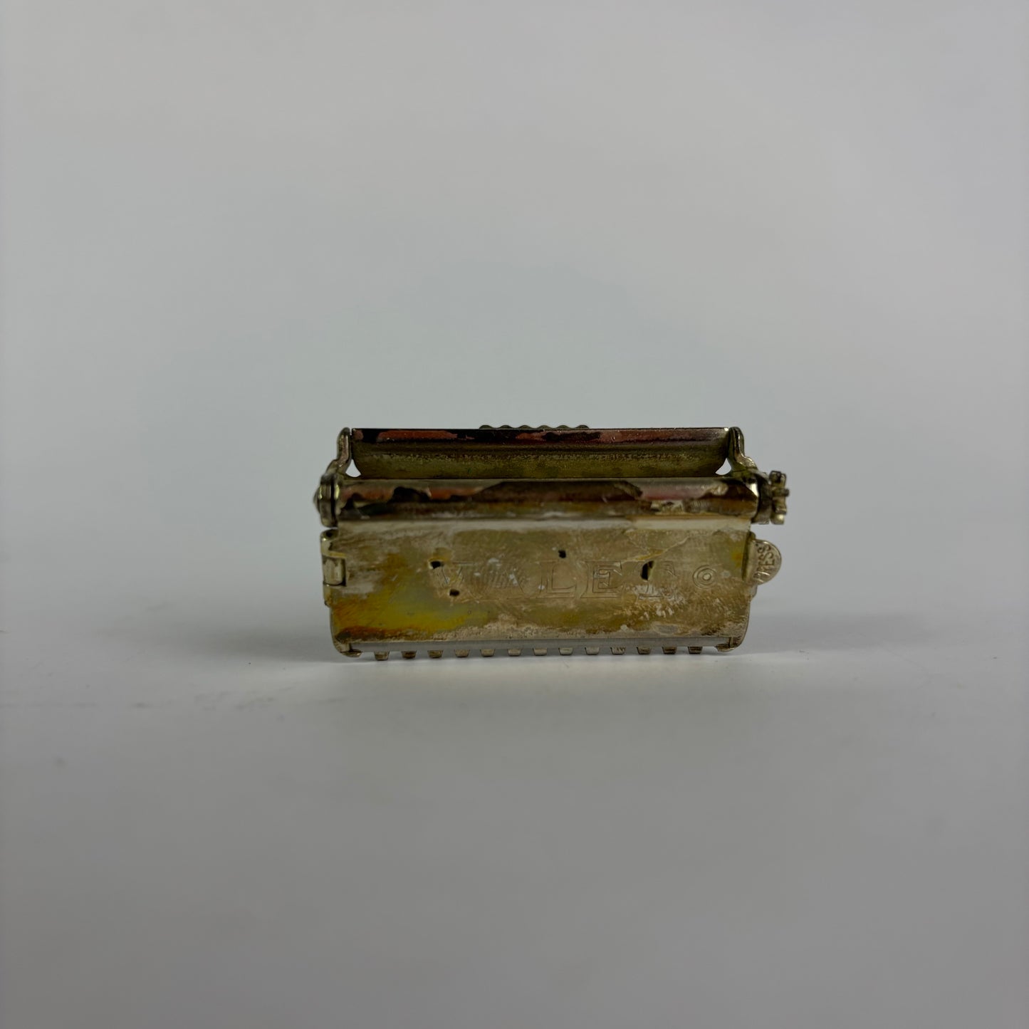 Vintage Valet Auto Strop Safety Razor Set with Bakelite Case, Strop & Blade Holder