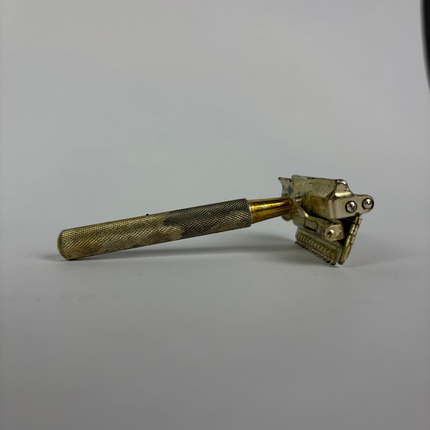 Vintage Valet Auto Strop Safety Razor Set with Bakelite Case, Strop & Blade Holder