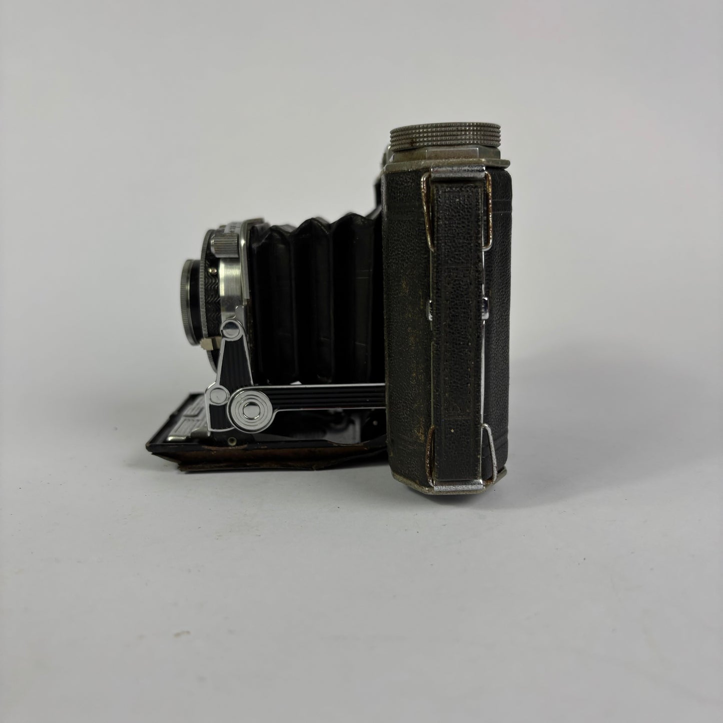 Kodak Six-20 Folding Camera with Kodak Anastigmat Lens & Original Ever Ready Case