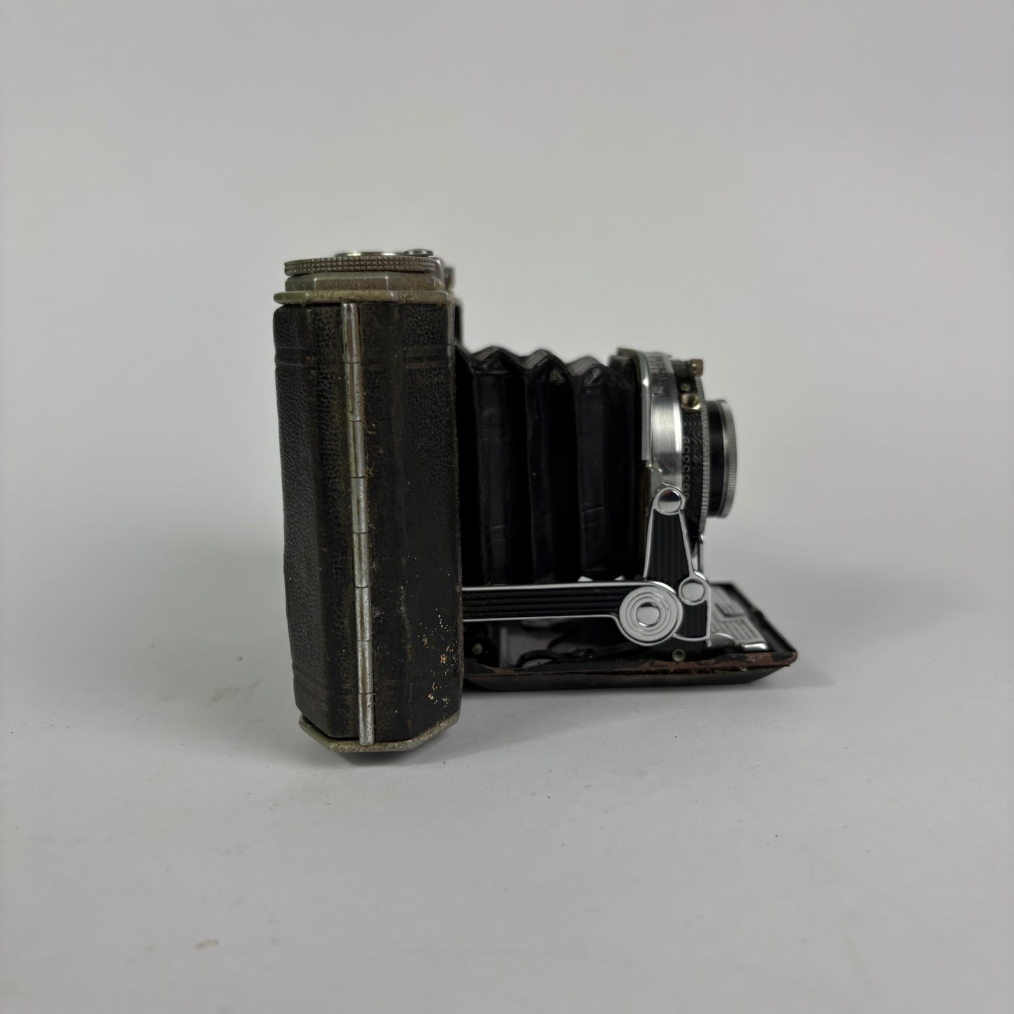 Kodak Six-20 Folding Camera with Kodak Anastigmat Lens & Original Ever Ready Case