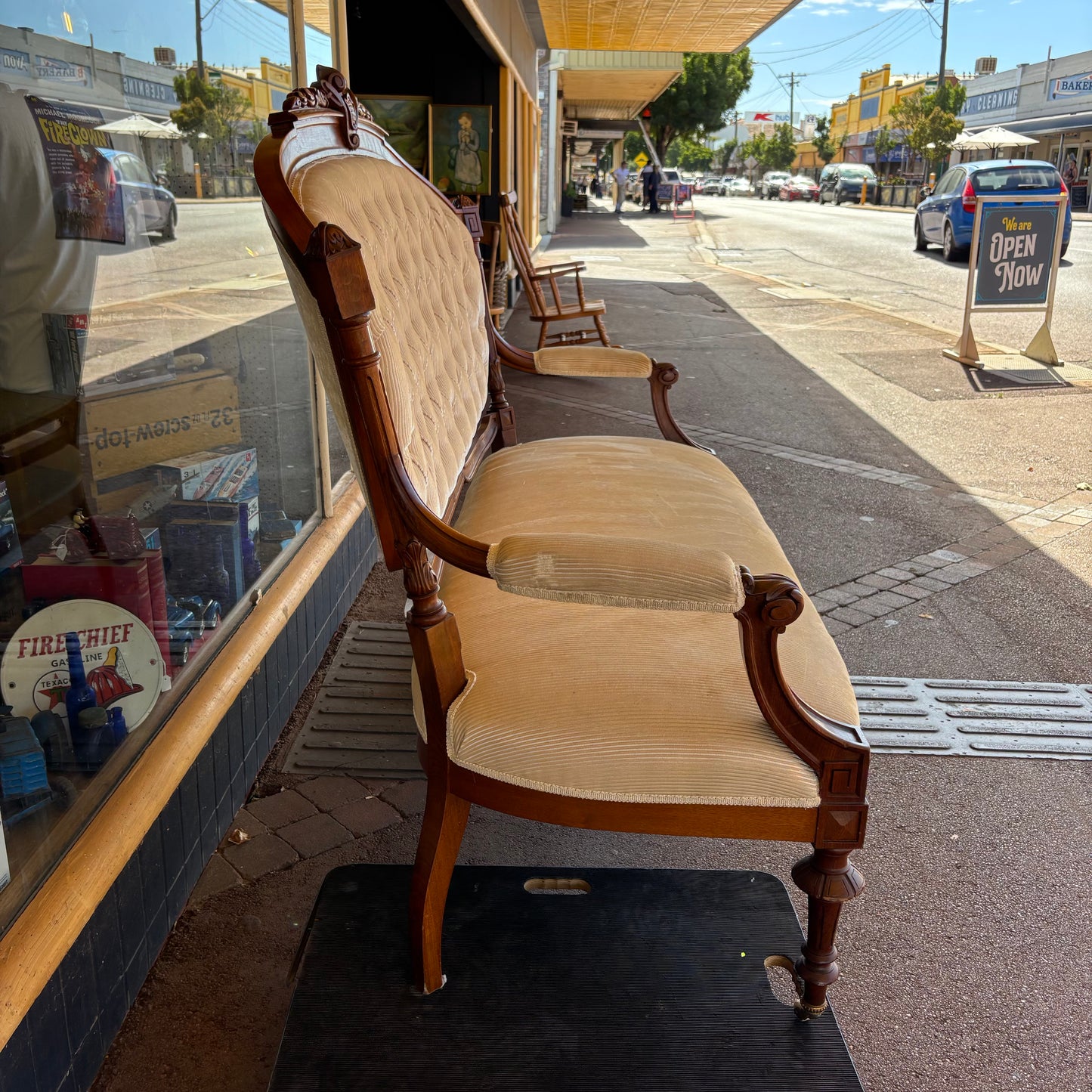 Antique Victorian Walnut Two-Seater Settee with Button Back
