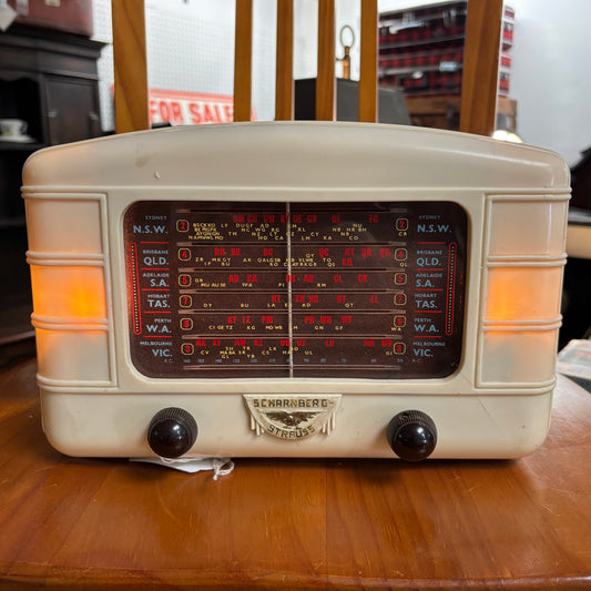 Scharnberg-Strauss Bakelite Valve radio 1955