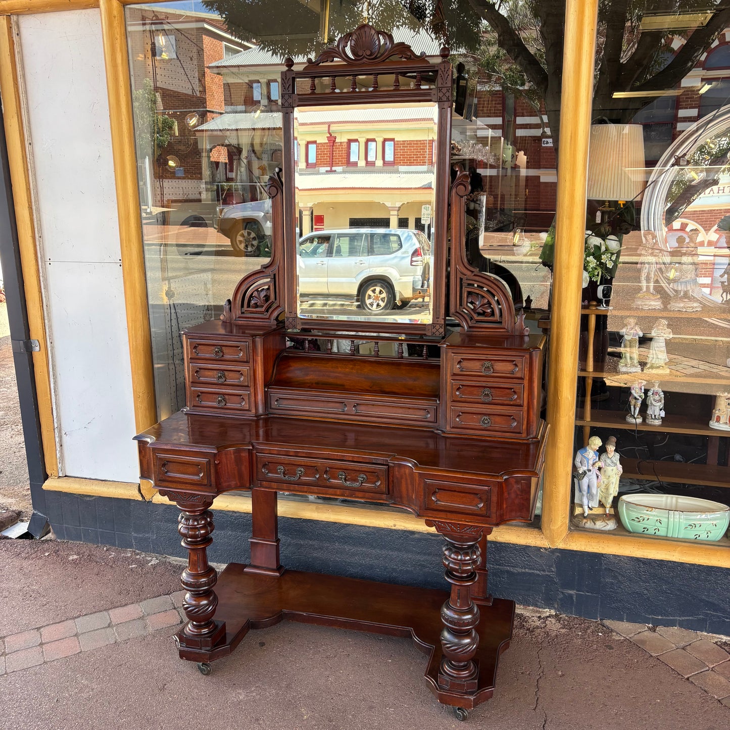 Victorian Mahogany Duchess Dressing Table with Bevelled Adjustable Mirror