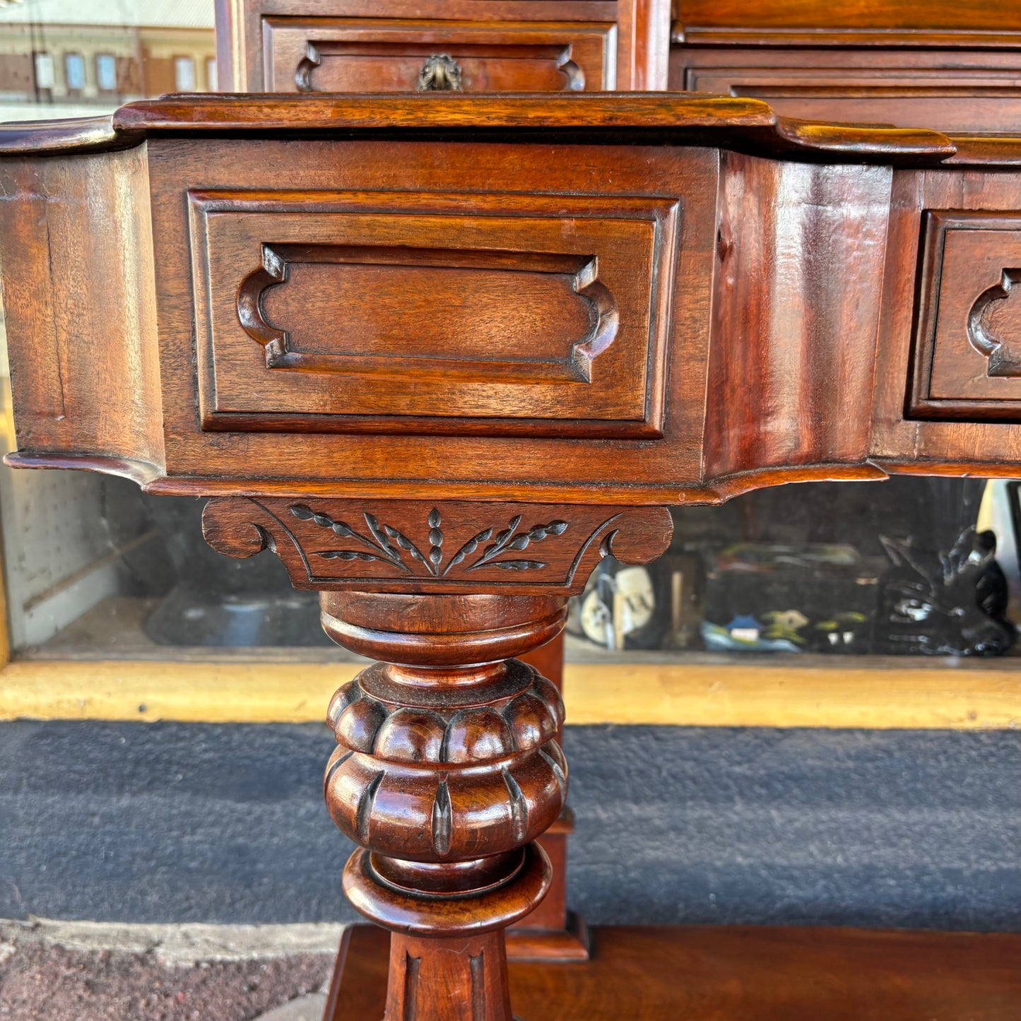 Victorian Mahogany Duchess Dressing Table with Bevelled Adjustable Mirror