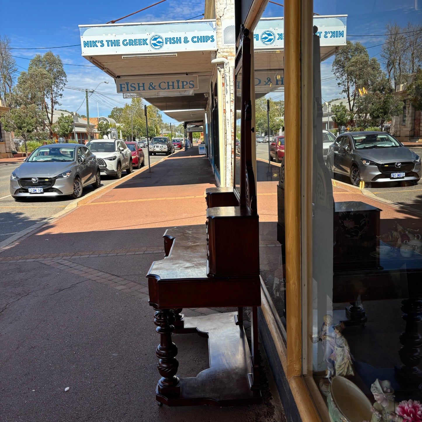 Victorian Mahogany Duchess Dressing Table with Bevelled Adjustable Mirror