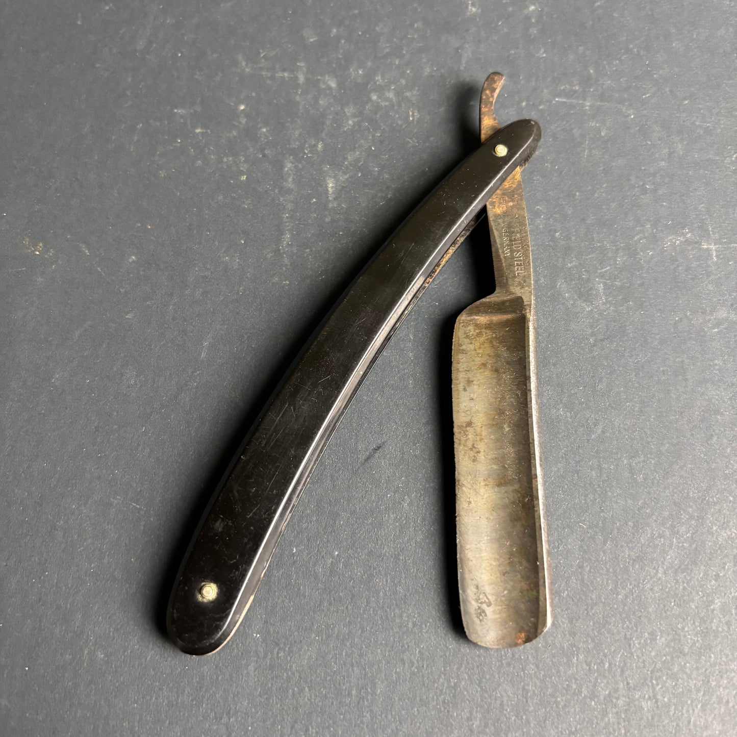 Vintage Straight Razor – Hollow Ground Steel, German