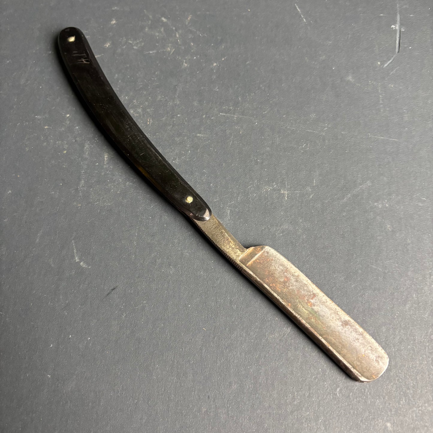 Vintage Straight Razor – Hollow Ground Steel, German