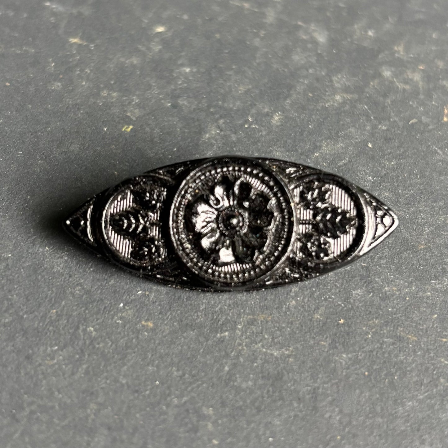 Victorian Style Black Mourning Brooch – Jet Style