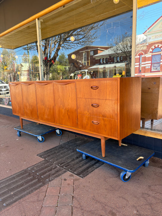 Extra large Chiswell sideboard