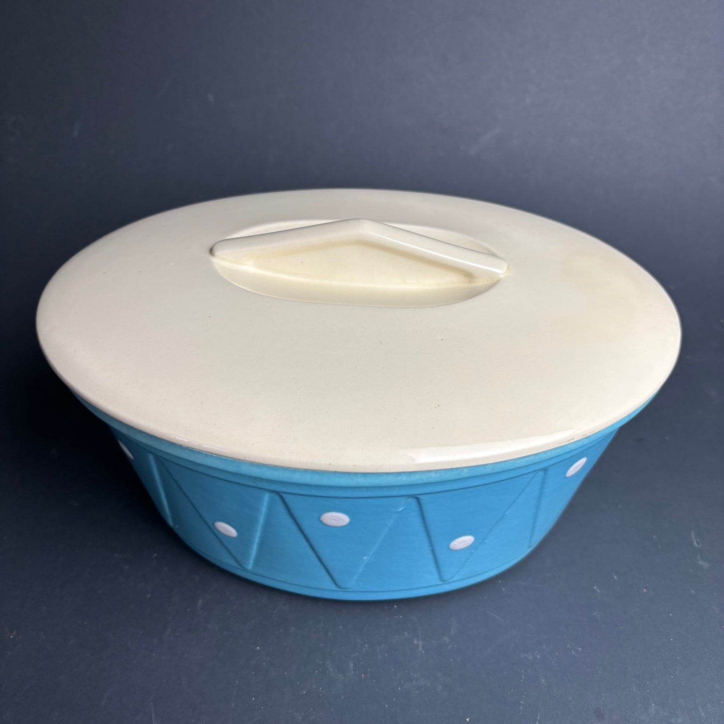 Vintage Diana Pottery Lidded Casserole Dish – Australian Ovenware – Blue & Cream (Large)