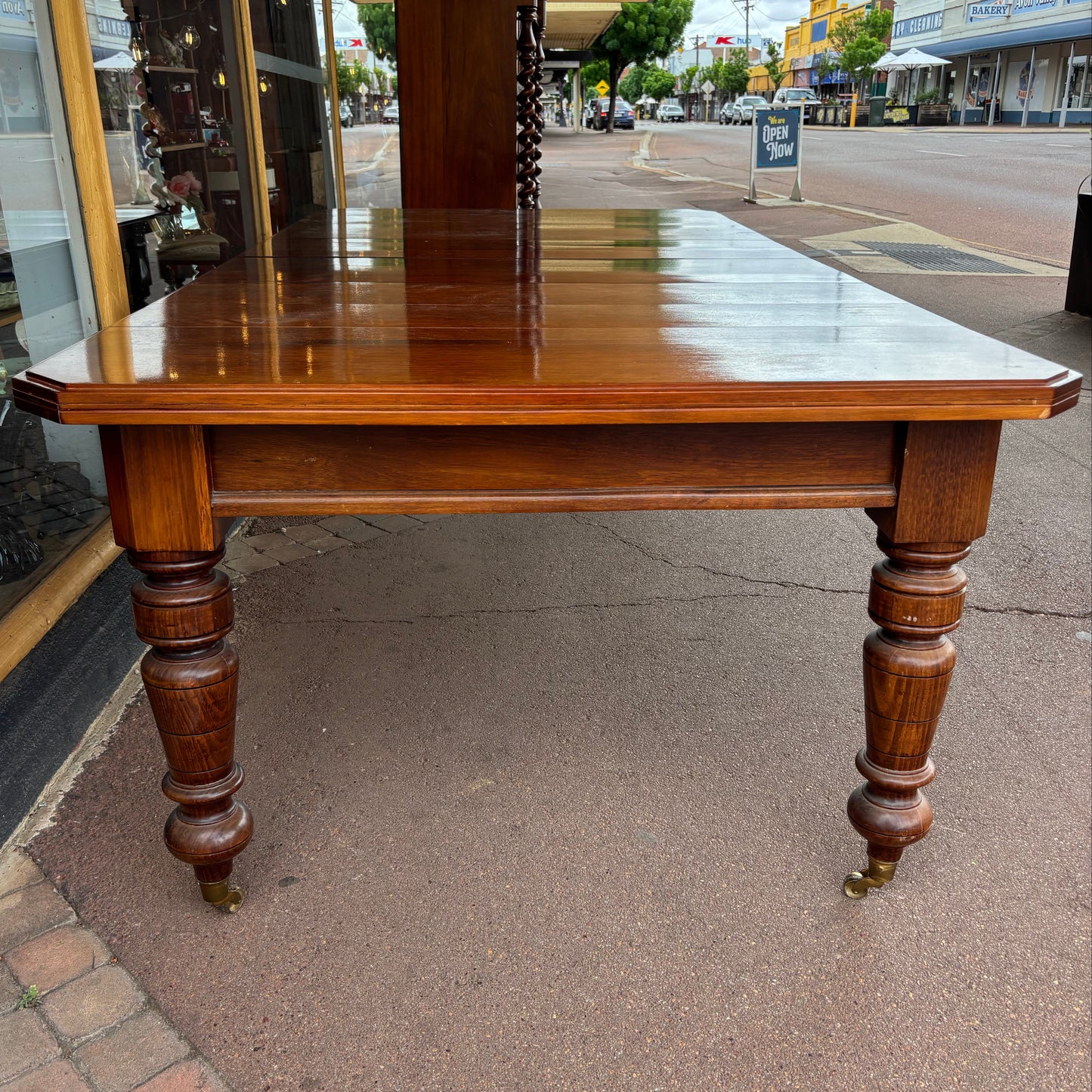 Tasmanian Blackwood Extension Dining Table with Original Winder (c.1890–1910)