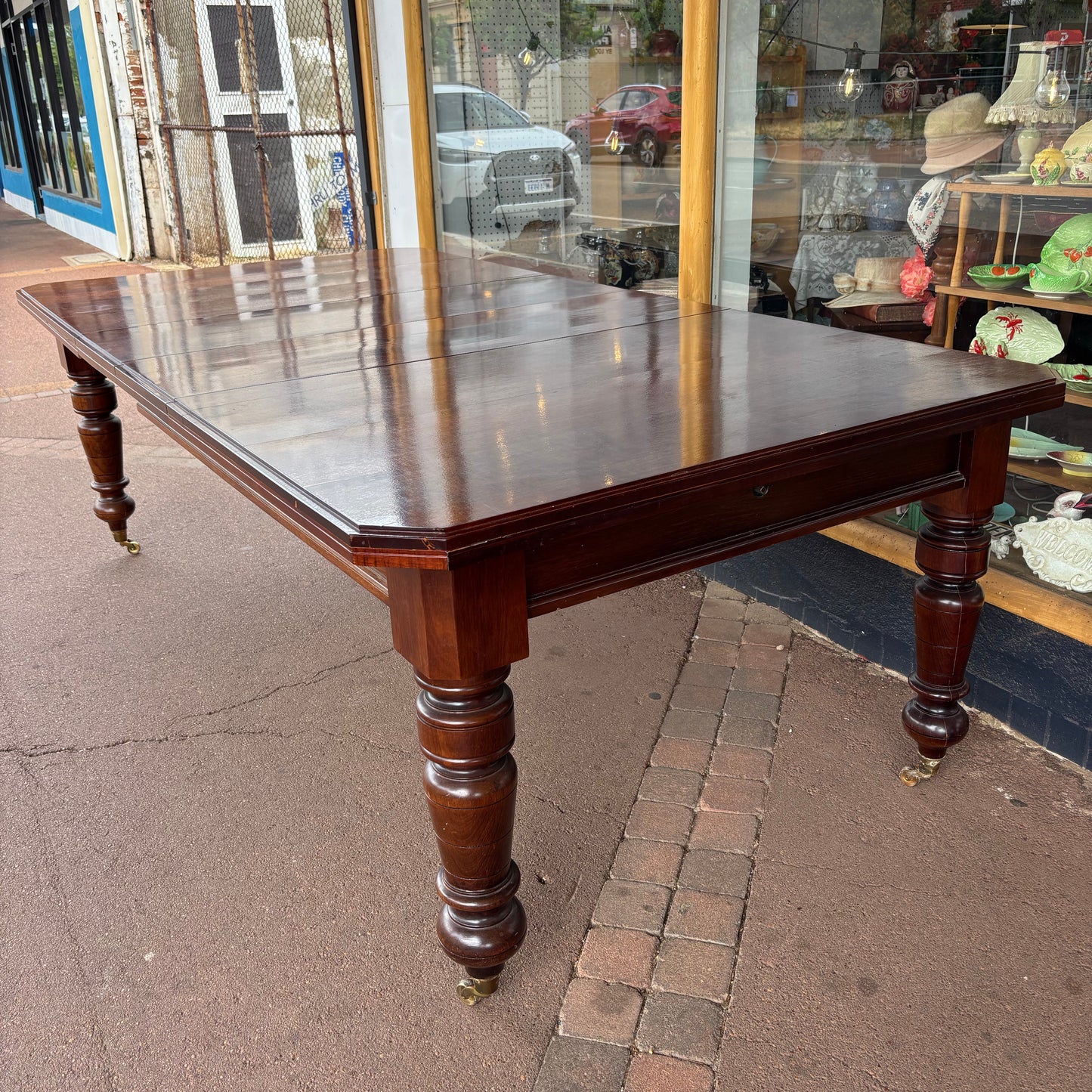 Tasmanian Blackwood Extension Dining Table with Original Winder (c.1890–1910)