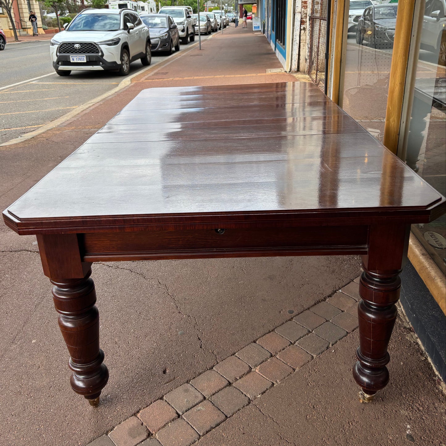 Tasmanian Blackwood Extension Dining Table with Original Winder (c.1890–1910)