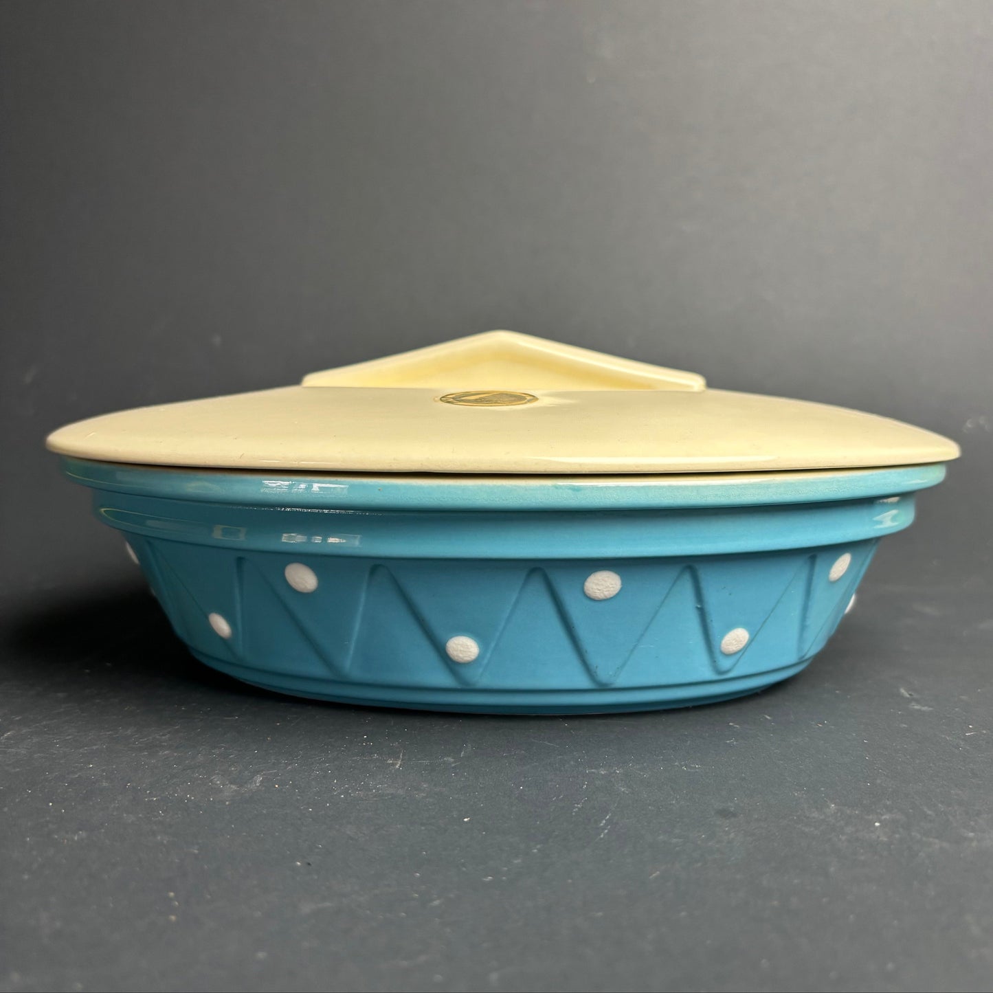 Diana Pottery Covered Casserole Dish – Australian Mid Century Blue & Cream