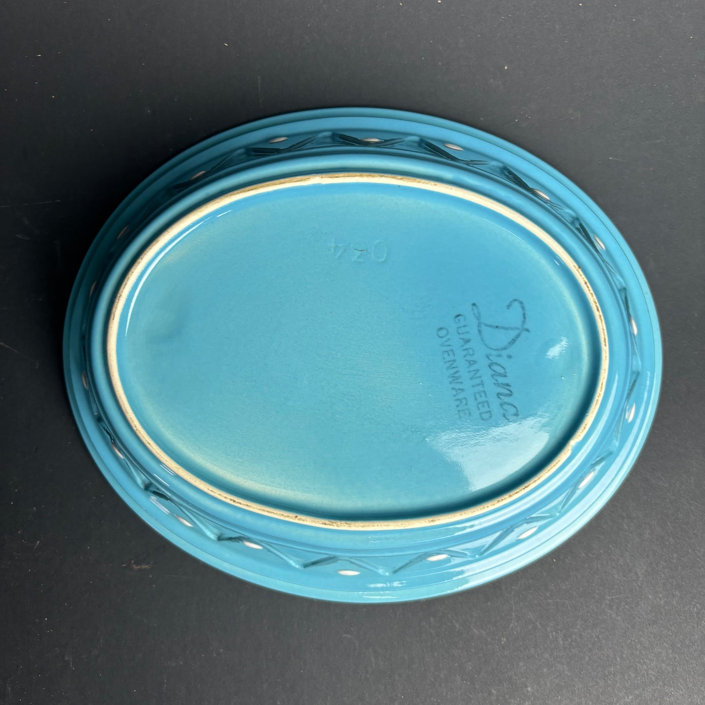 Diana Pottery Covered Casserole Dish – Australian Mid Century Blue & Cream