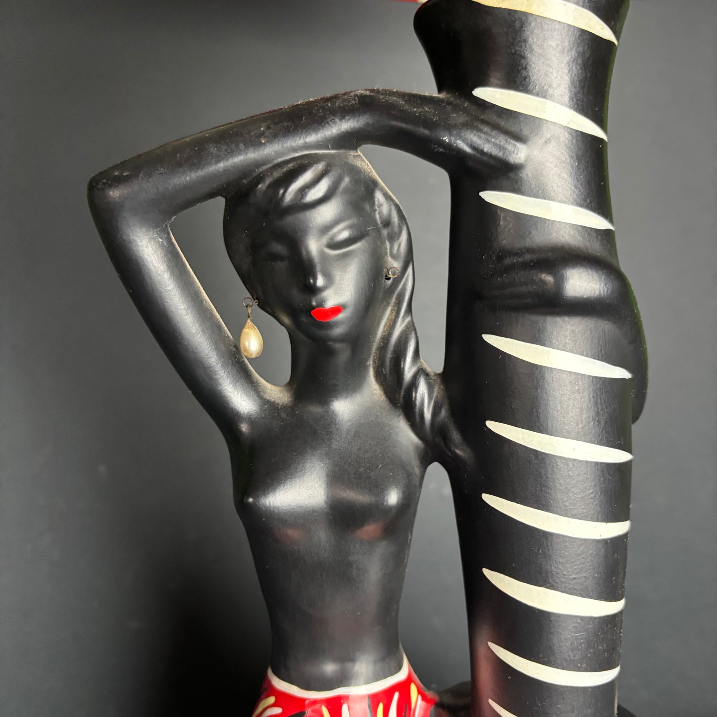 Barsony FL-39 Black Lady Lamp – Original 1950s Australian Chalkware with Pleated Shade