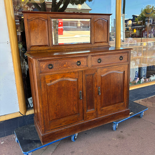 Edwardian tiger oak sideboard with a short mirror-back
