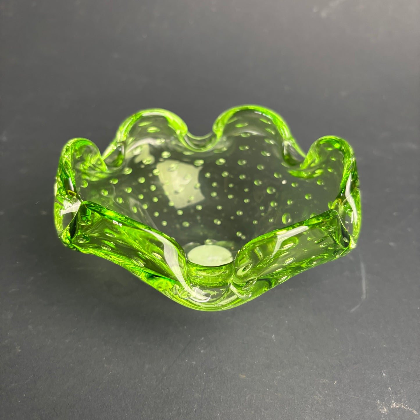 Vintage Green Art Glass Bowl – Controlled Bubble (Murano Style)