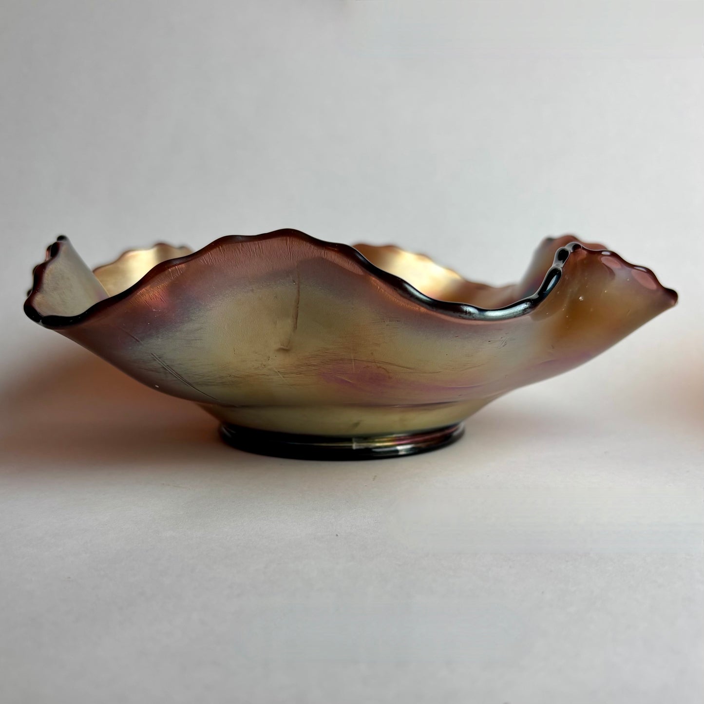 Dugan & Diamond Glass Co Cosmos Variant Pattern Marigold Carnival Glass Bowl
