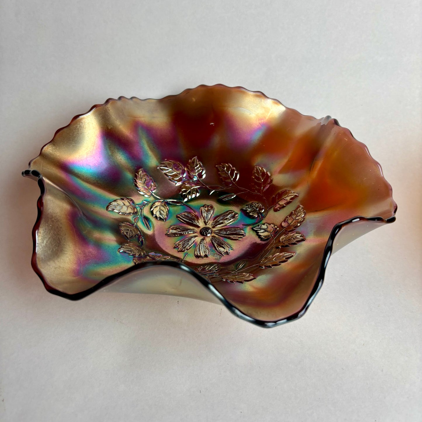 Dugan & Diamond Glass Co Cosmos Variant Pattern Marigold Carnival Glass Bowl