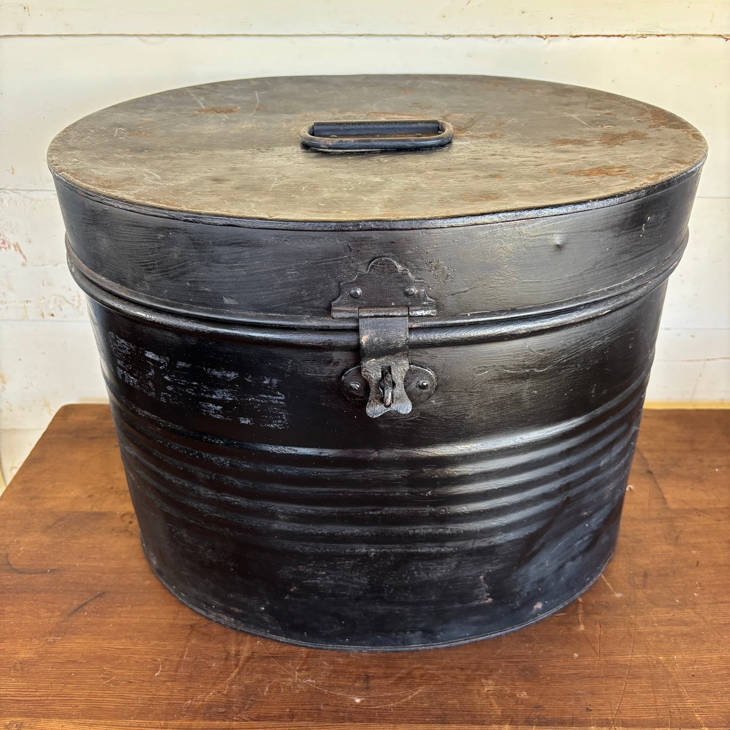 Victorian Japanned Tin Hat Box – c.1900