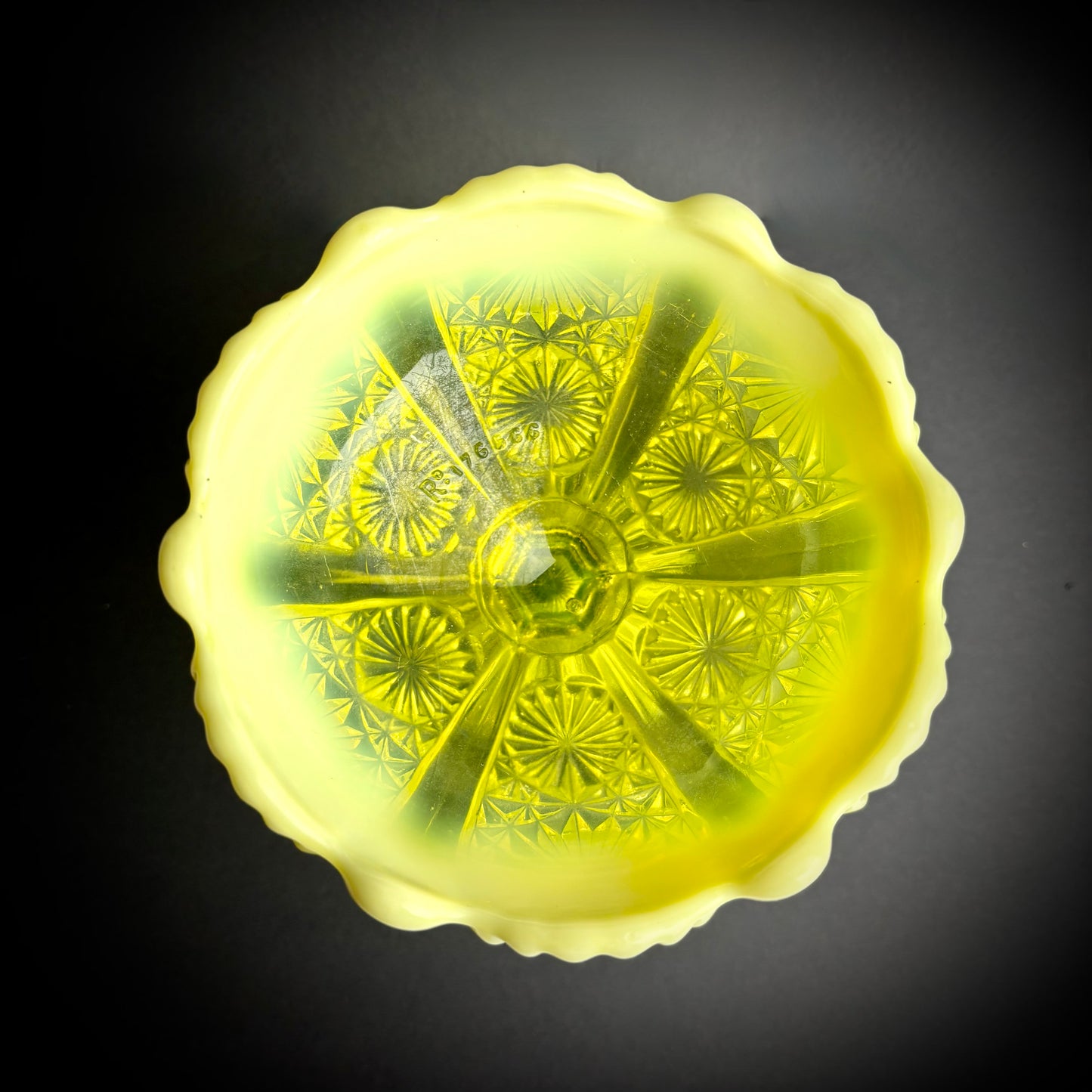 Small Victorian Uranium Pearline Comport