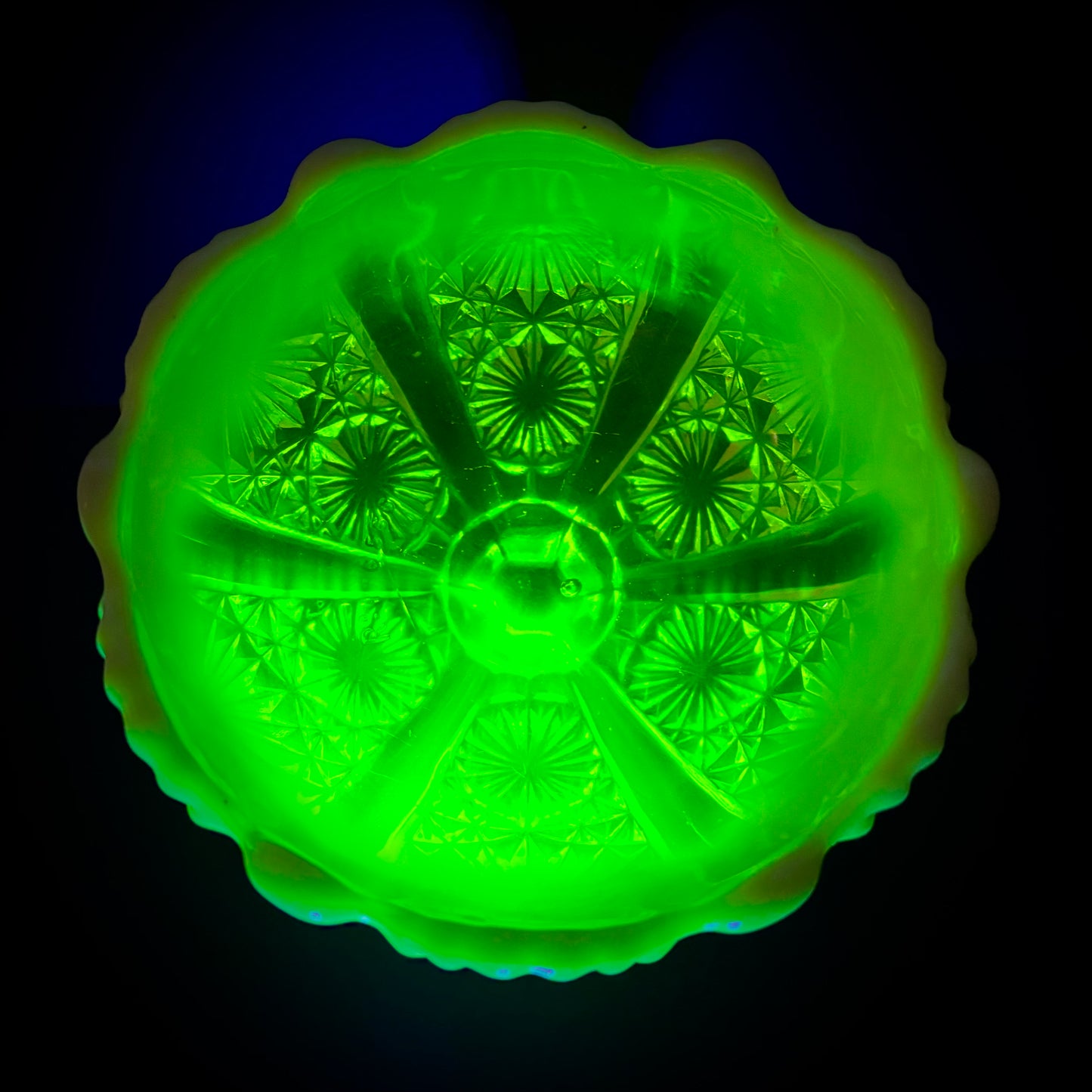 Small Victorian Uranium Pearline Comport