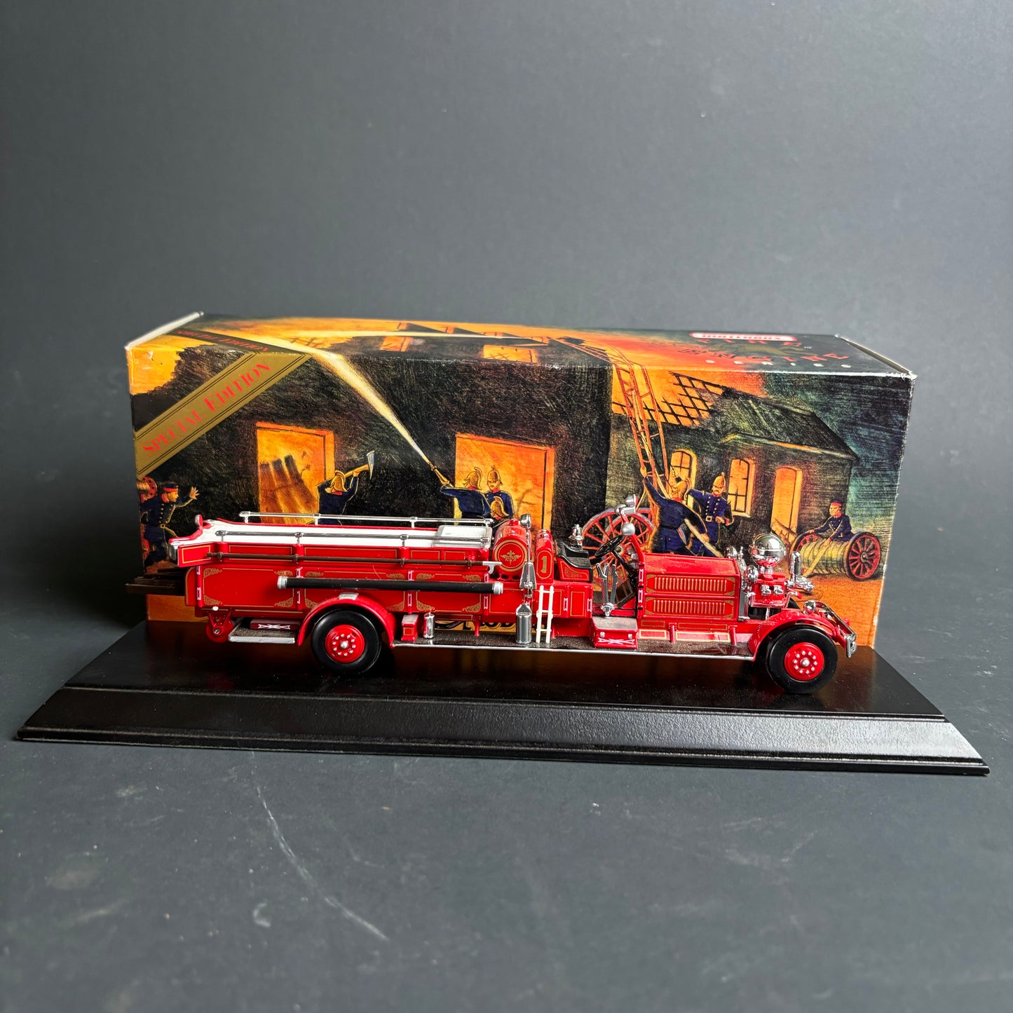 Matchbox Models of Yesteryear 1930 Ahrens-Fox “Quad” Fire Engine – Special Edition Boxed