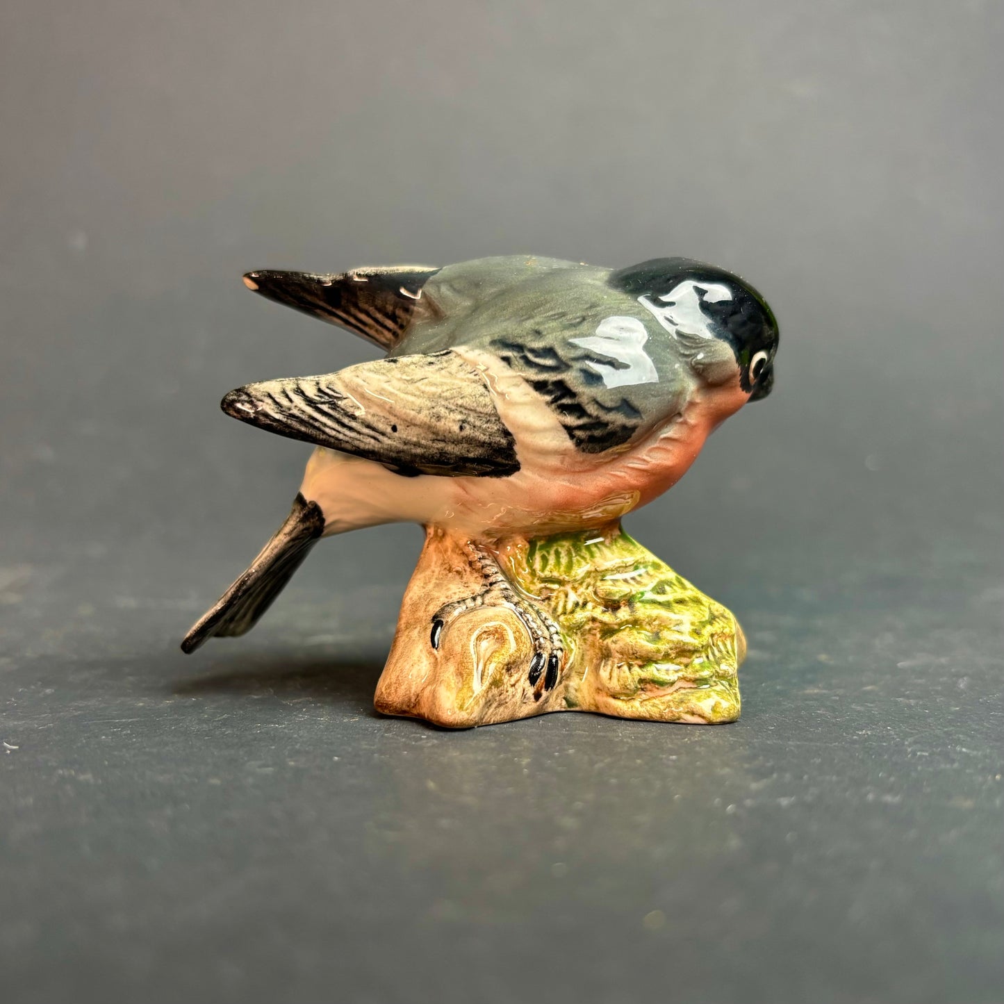 Beswick England “Bullfinch” Bird Figurine (Model 980)
