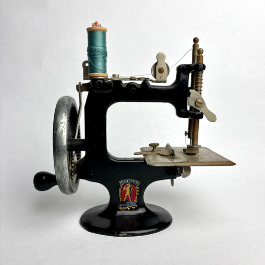 Peter Pan Model O Child’s Sewing Machine – Made in Australia