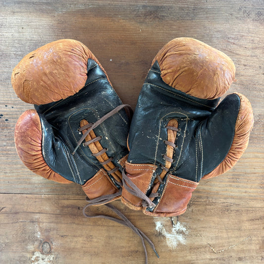 1950s Children’s Leather Boxing Gloves – Northam PCYC Provenance