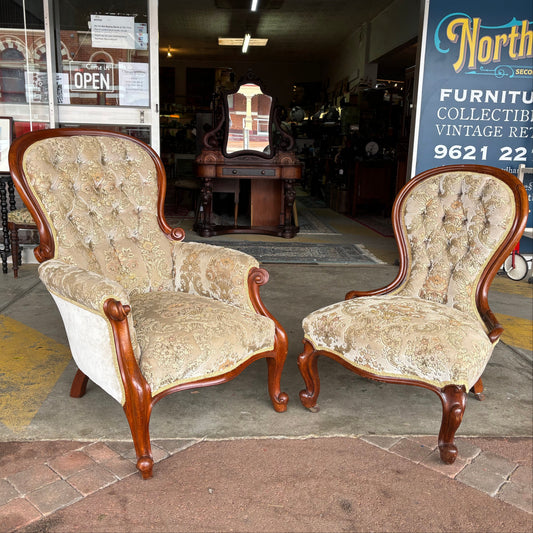 Victorian Walnut Spoon-Back Armchair and Side Chair, c.1870