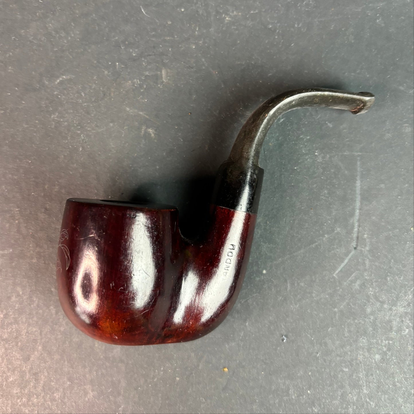 Vintage Chinese “Yandou” Tobacco Pipe – carved bird motif