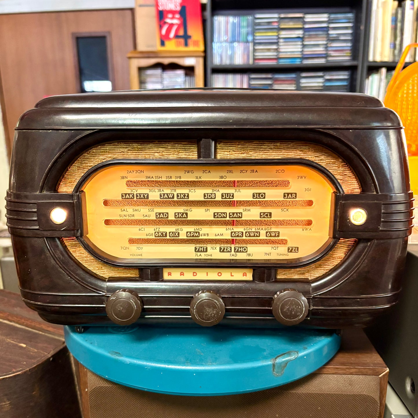 1950s Bakelite Tabletop AWA Radiola Radio – Working Condition