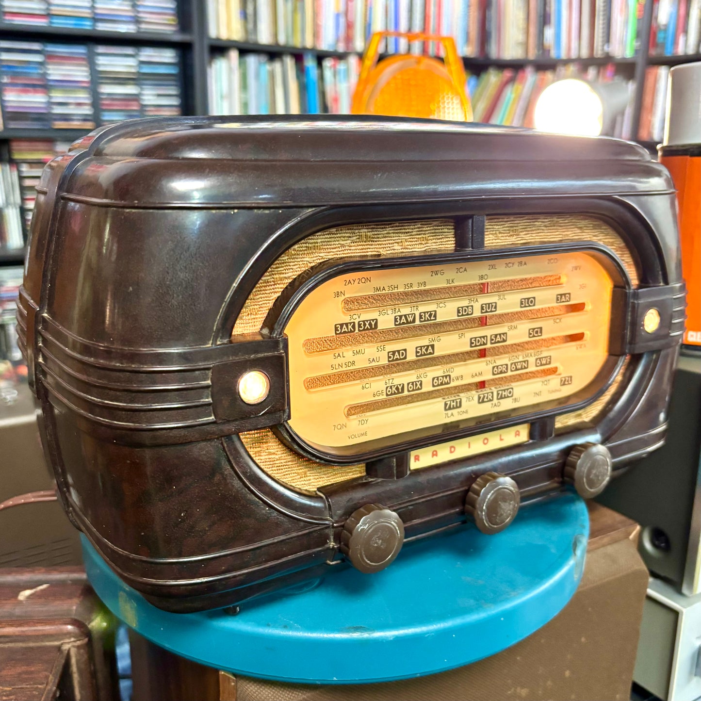 1950s Bakelite Tabletop AWA Radiola Radio – Working Condition