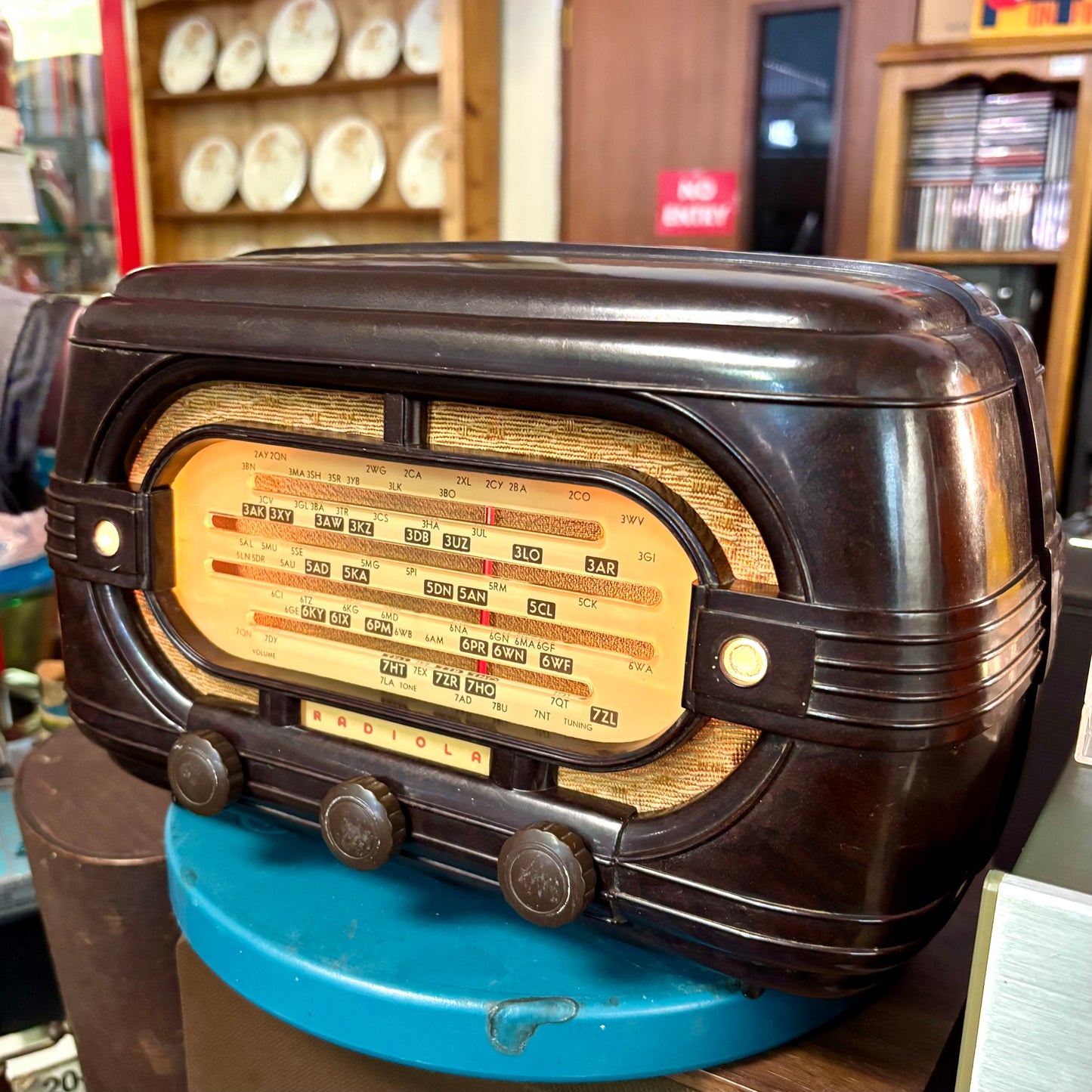 1950s Bakelite Tabletop AWA Radiola Radio – Working Condition
