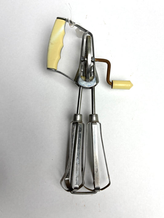 Vintage Handheld Egg Beater